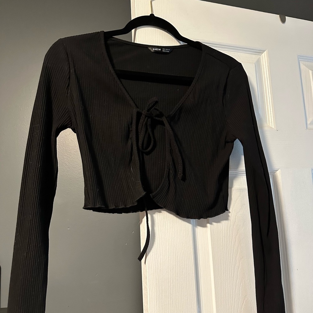 SHEIN Black Ribbed Long Sleeve Crop Top